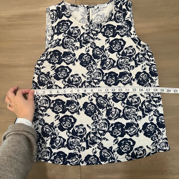 Katherine Barclay Sleeveless Blouse - Picture 5 of 5